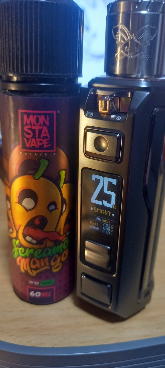 iwadi0120's tweet image. Scream Mangoこんな味だっけ？
それは置いといて
デトラビいいわぁ&apos;ᢦ&apos;
デザインも良いしビルドもやりやすい
たのすぃ！

#HELLVAPE
#DeadrabbitRDA