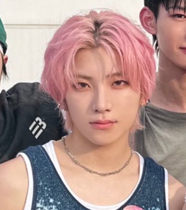 fornekoz's tweet photo. yuma visual appreciation thread bc i just don’t see enough people talk about it https://t.co/yRNqerCXEe