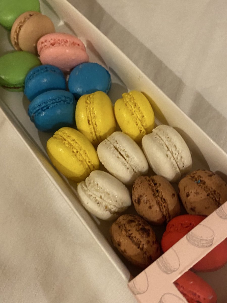 notniae's tweet photo. best macaroon ever ✨ https://t.co/iPtzMyAN9Y