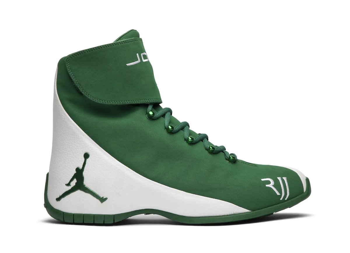 Roman Reigns Roy Jones Jr. Jordans at #WrestleMania41  are awesome! Love the colorway. Only seen them in Green/White - but I want those!!! <a href="/WWERomanReigns/">Roman Reigns</a>