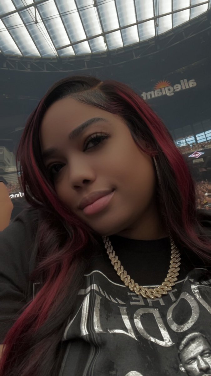 Curvy_luv's tweet photo. #WrestleMania41 🔥 Lit https://t.co/PT9Y8oybgh