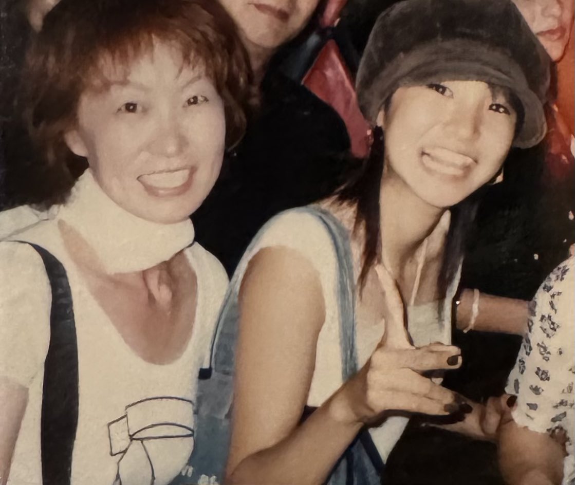 LiSAソロデビュー14周年を迎えました。
アナタの今日に居させてくれてありがとう。

SPEEDさんに憧れて歌とダンスに夢中だった私が、アブリルラヴィーンさんに、たくさんのバンドに出会って、ロックに夢中になったのが14歳でした。

想像していたよりもずっとずっと遠くまで来たね。