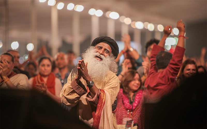 SadhguruJV's tweet image. If you choose, you can be joyful in this moment. You just have to make this choice. #SadhguruQuotes