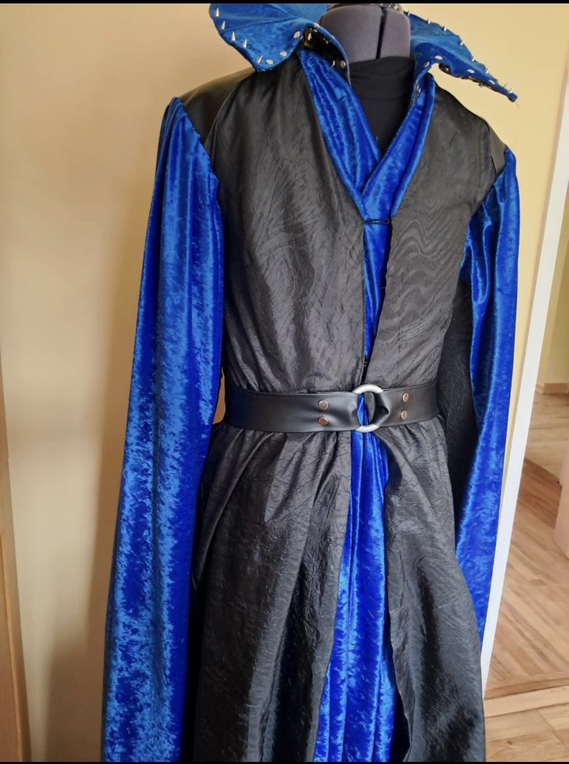 RevenVicious's tweet photo. Doubt this'll really be picked up BUT I finally finished making Billy Kaplan's Maleficent suit from Agatha All Along Ep 7. #AgathaAllAlong #JoeLocke #KathrynHahn #Cosplay https://t.co/825bnWpz4v
