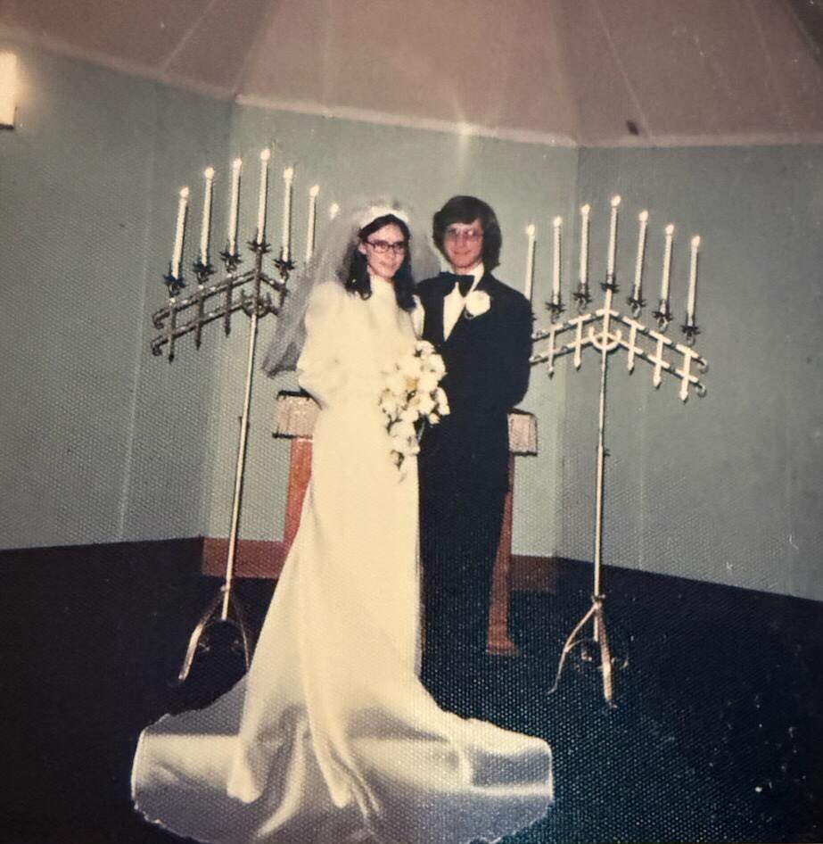 MindyGraulty's tweet photo. Today we celebrated the love my parents have for each other on their 50th Wedding Anniversary.  They have been an example of what kindness, support, compromise, handwork and love can be.  Congratulates! https://t.co/gdausIeVQI