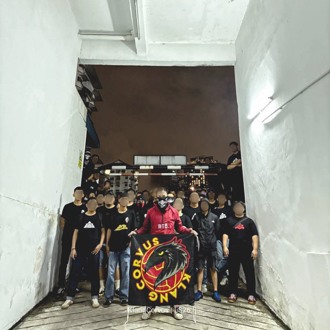Klang_CorvuS's tweet photo. SIGN OFF SEASON 2024/2025

Tabik hormat buat semua yang terlibat dalam kegilaan musim ini. 

Perjuangan ini takkan terhenti, Semangat ini takkan pernah mati ! Teruskan menyokong bola sepak tempatan ! 

1) https://t.co/u6H6NQYvpt