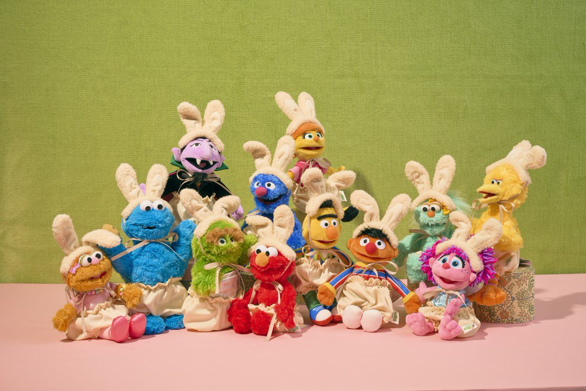 HAPPY EASTER🐣🐰🌸

本日はイースター💗

イースターとは、イエス・キリストが復活したことを祝い、春の訪れと生命の反映を願うお祭りです✨

セサミストリートの仲間たちもうさぎに変身しています🐰

#sesamestreetmarket #セサミストリートマーケット
#sesamestreet #セサミストリート