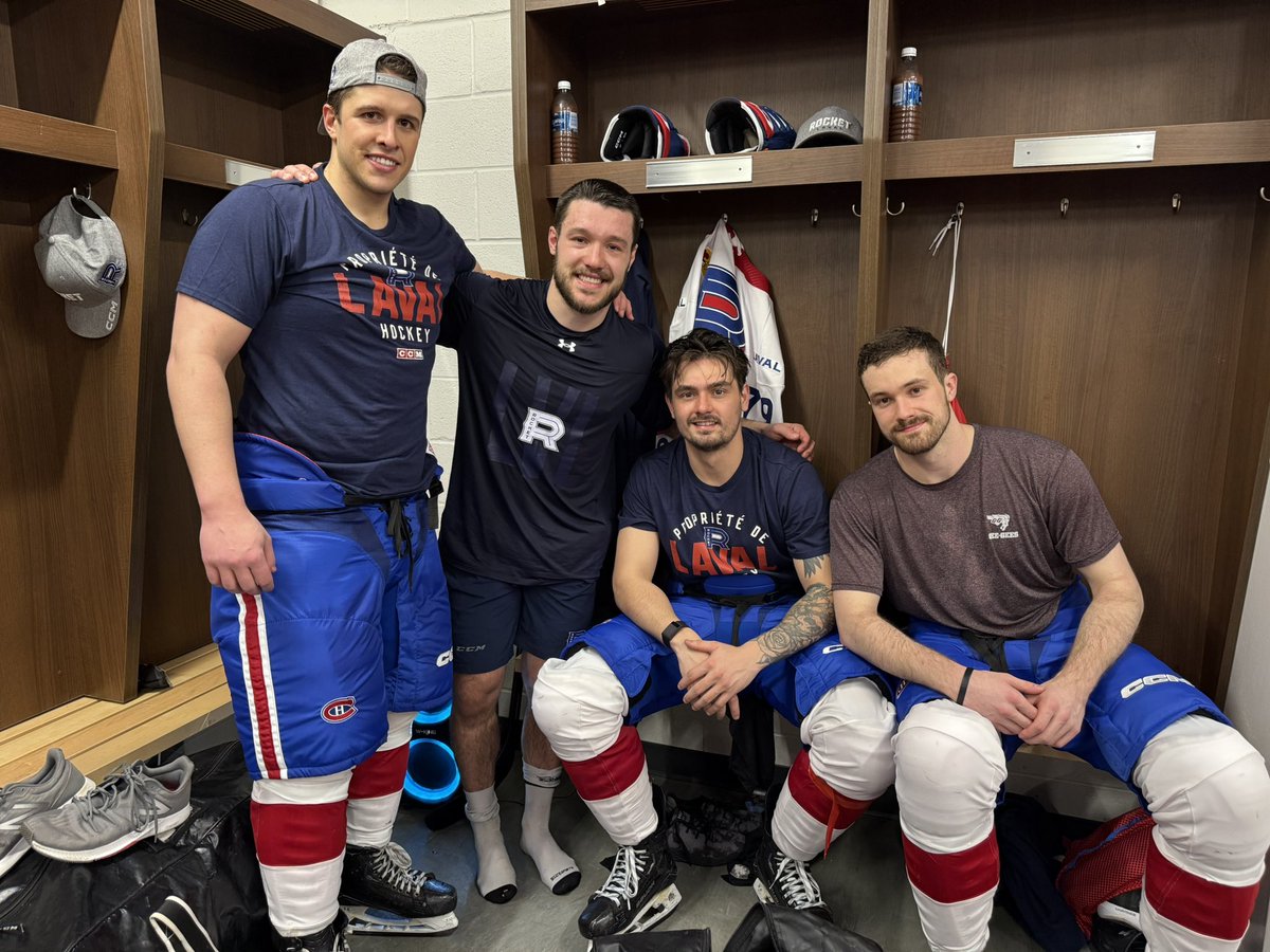 Merci d’être venus et félicitations pour votre premier match pro!

Thanks for coming and congratulations on your first pro game!