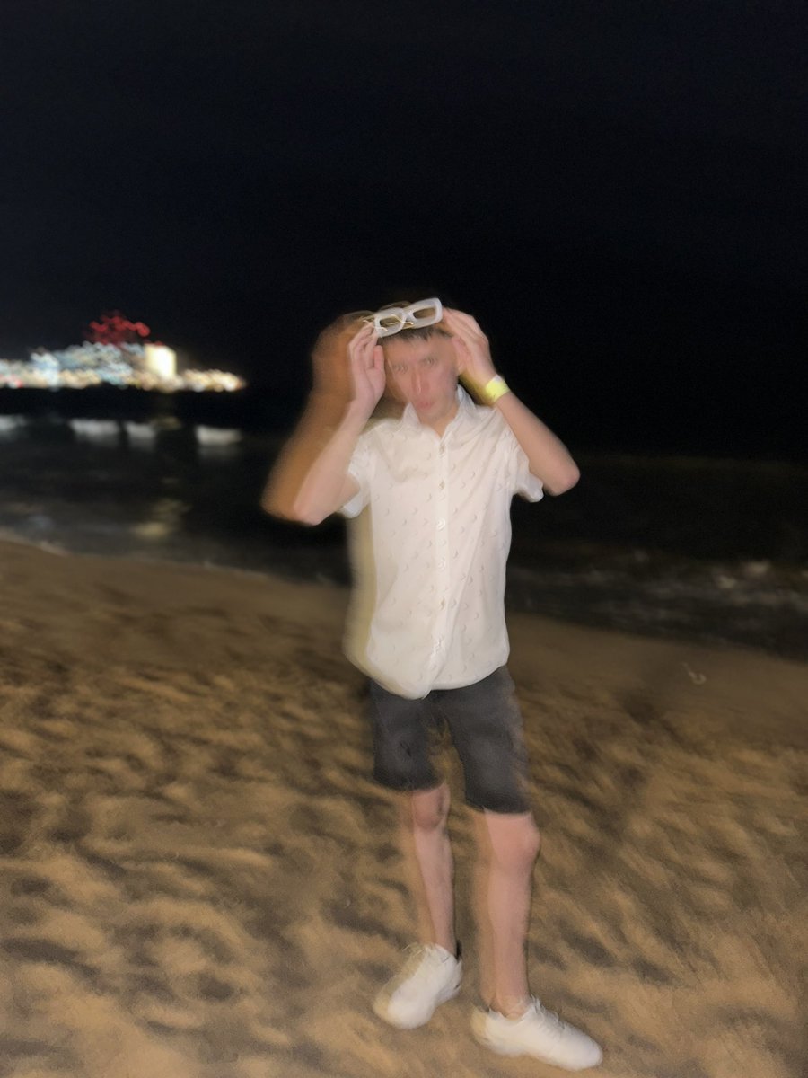 leitoo_rdz's tweet photo. Beach night ✨

#Mazatlán #beach #night https://t.co/4ukrsVxQp1