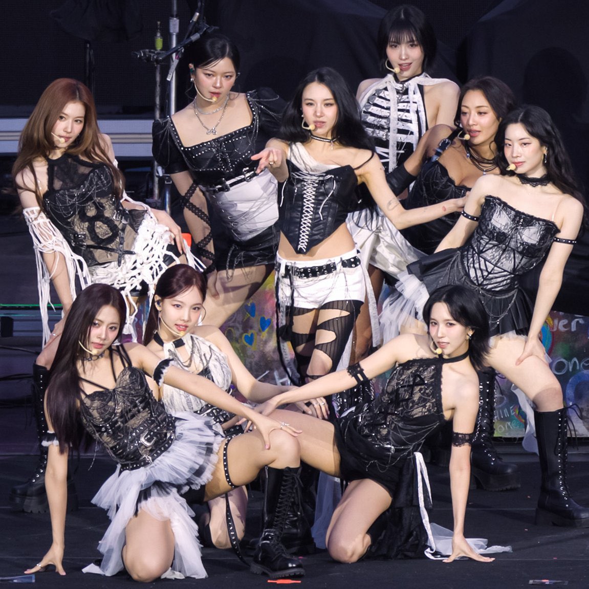 chaeypics's tweet photo. OT9 TWICE. https://t.co/26FGzXmluv