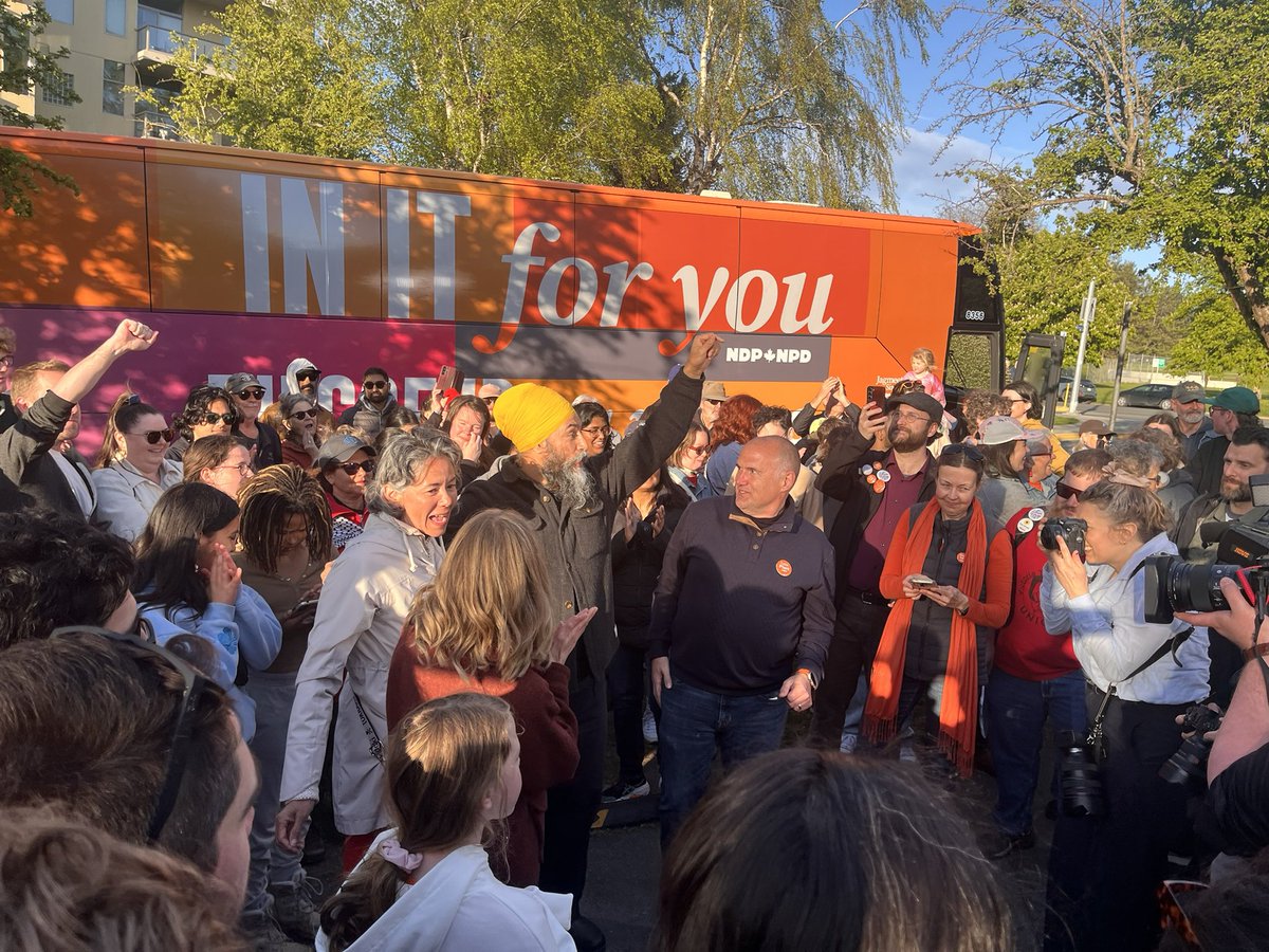 Just attended an NDP campaign event in Victoria with local MP <a href="/Laurel_BC/">Laurel Collins</a> and <a href="/theJagmeetSingh/">Jagmeet Singh</a>. 

Around 150 people. A lot of energy. Pretty impressive event all around. #CanadaElection2025 #canadavotes2025