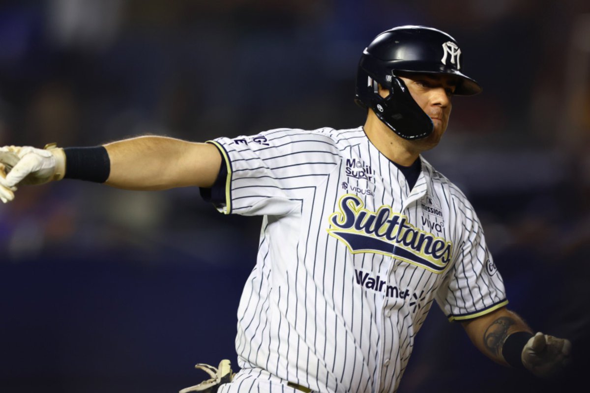 Víctor Hugo Mendoza batea jonrón Sultanes de Monterrey en el juego del 19 de abril de 2025