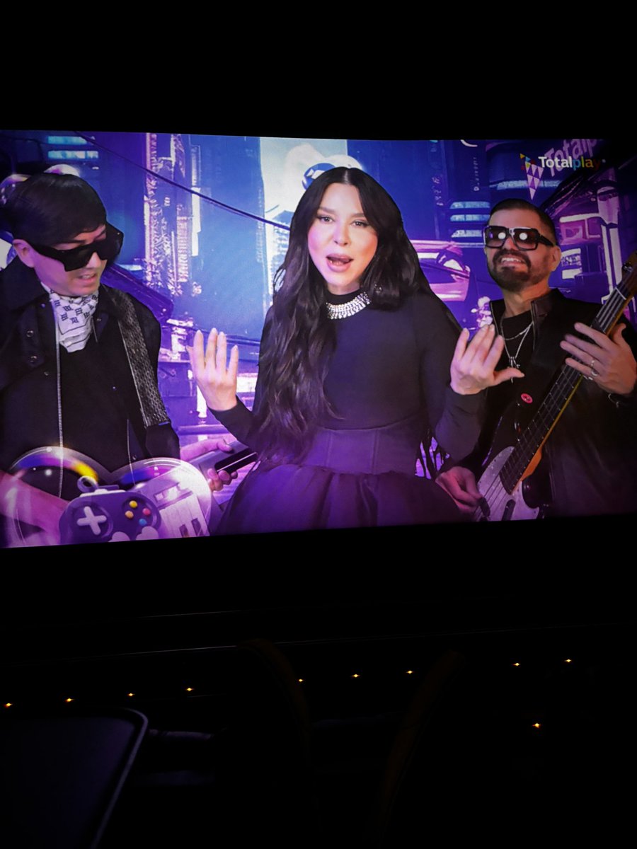 ¿Es Belanova o Jenny Rivera tuvo una hija darks que apenas nos presentaron? 😧