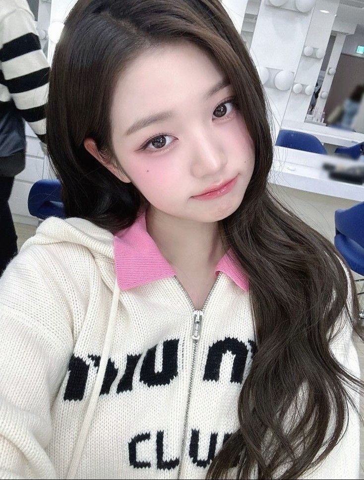 suavecit4_'s tweet photo. Casttie                     ᰔ          She Personality https://t.co/hMzkDURtz9