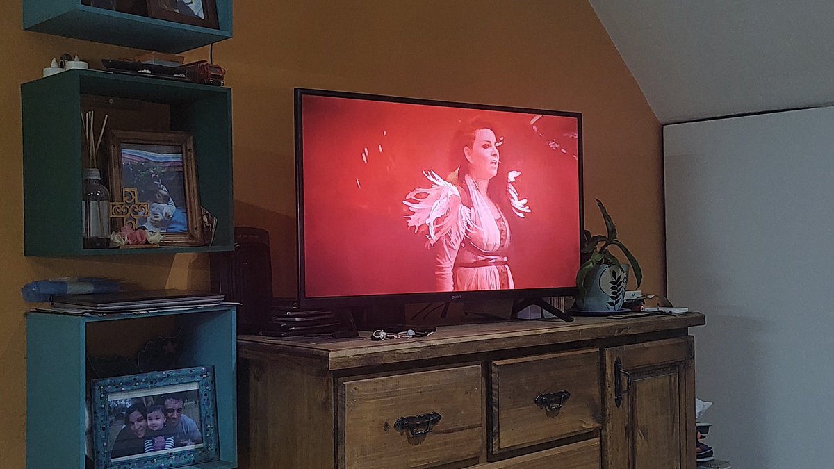 JRG2309's tweet photo. @AmyLeeEV Hello from Argentina! 🇦🇷 My family and I are really enjoying @evanescence's music. My daughters are big fans, just like me. We would love to know when you will play here again so we can all go to a concert together. It would be a dream come true! ✨ #Evanescence #ARG https://t.co/ijWsMSFMRN