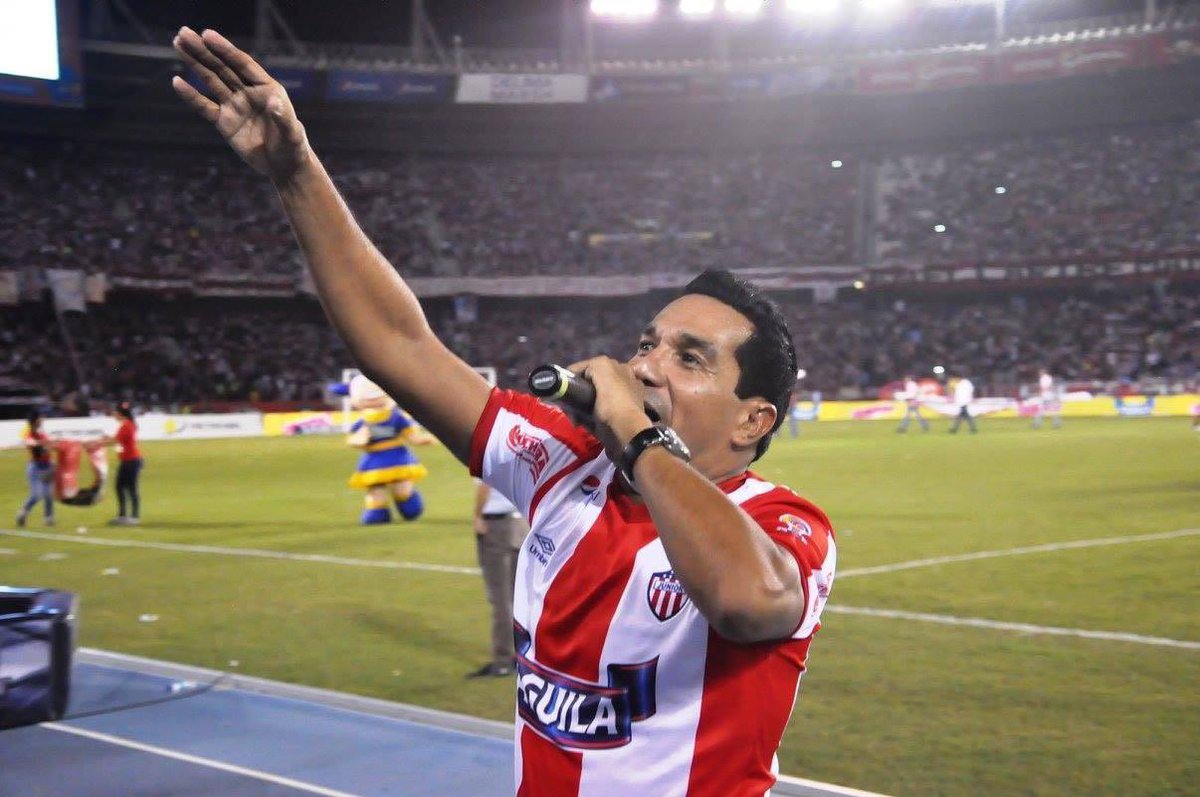 Por ahora líderes, y a un paso de clasificar! Con críticas, con algunos jugadores que no están en su nivel, con fallas defensivas (nos llegan mucho) y con momentos de imprecisiones, pero estamos en el primer lugar de la liga colombiana! 💥💥💥💥
<a href="/JuniorClubSA/">Junior FC</a>