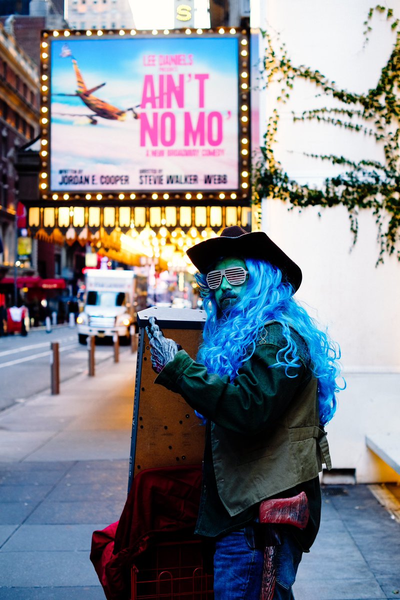 On the road again

#COWBOY #goodtimemusic #NYC #NewYorkCity #musician #indieartist #streetphotography #StreetStyle