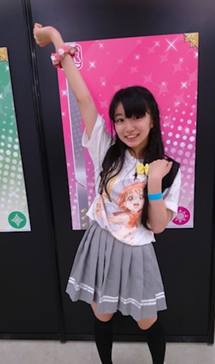 誕生日ツイに出せるいい写真無いかな〜？ってアルバム漁ってたら2017年の写真出てきたから記念に載せとくね🍊

ヲタねす幼い。