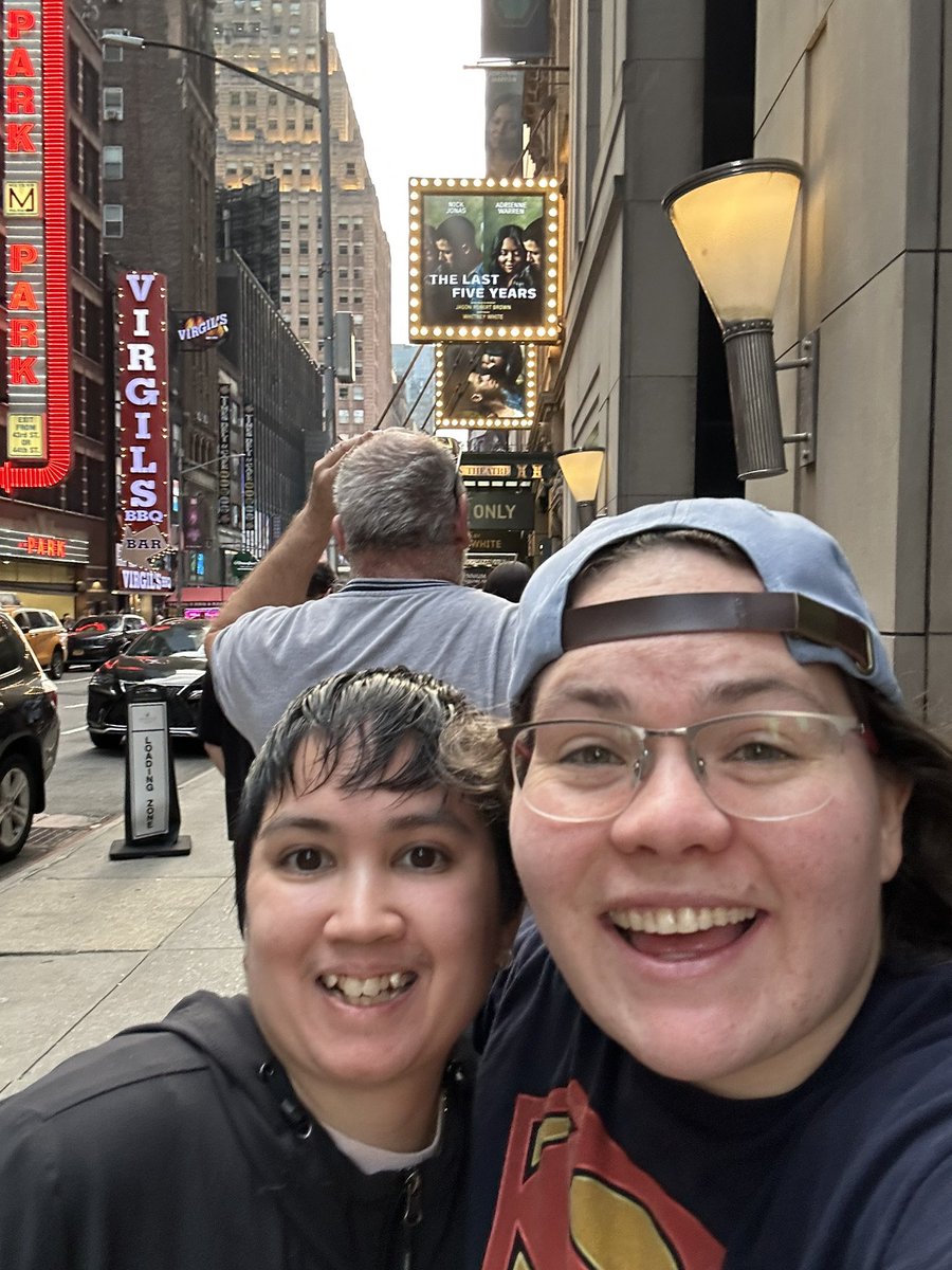 JerseyEarper's tweet photo. #Earping in the wild with @MyShortyDemiL
Got to see @nickjonas and @adriennelwarren kill it in The Last Five Years! https://t.co/hTg24m8IF8