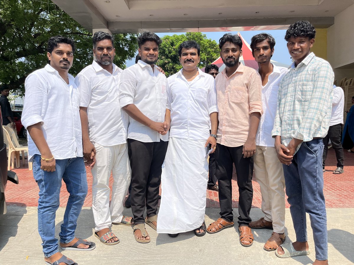 RonaldMsr's tweet photo. தவெக தகவல் தொழில்நுட்ப் பிரிவு மற்றும் சமூக ஊடகப்பிரிவு ஆலோசனை கூட்டத்தில்

அண்ணன் @CTR_Nirmalkumar
அவர்களுடன் https://t.co/288xoPw07R
