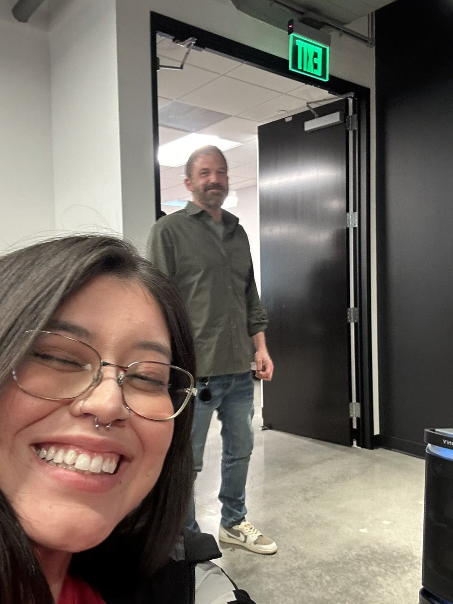 xjacqueline7x's tweet image. What a Day! LIKE BEN AFFLECK?!