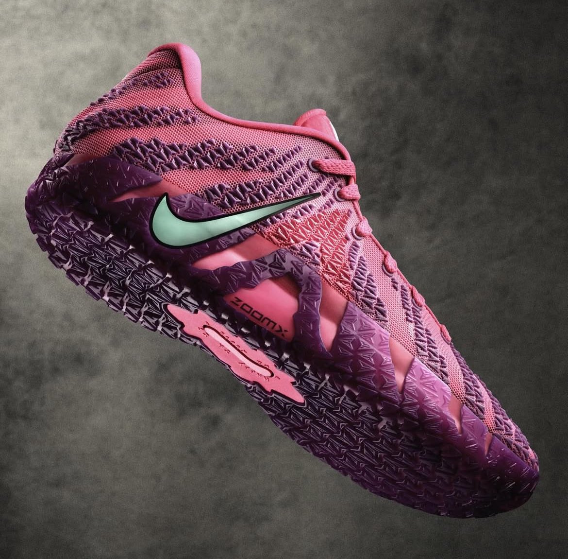 NIKE JA3 なんだか…うーん、見る角度によって顔が変わる印象だなぁ