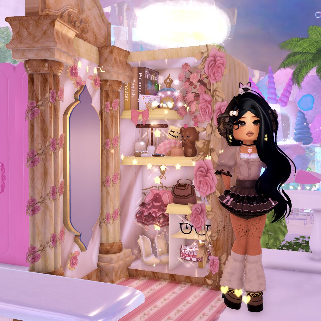 IN LUV W MY LOCKER 😍 u best believe i’ll be making shorts again once i finish my dorm!!