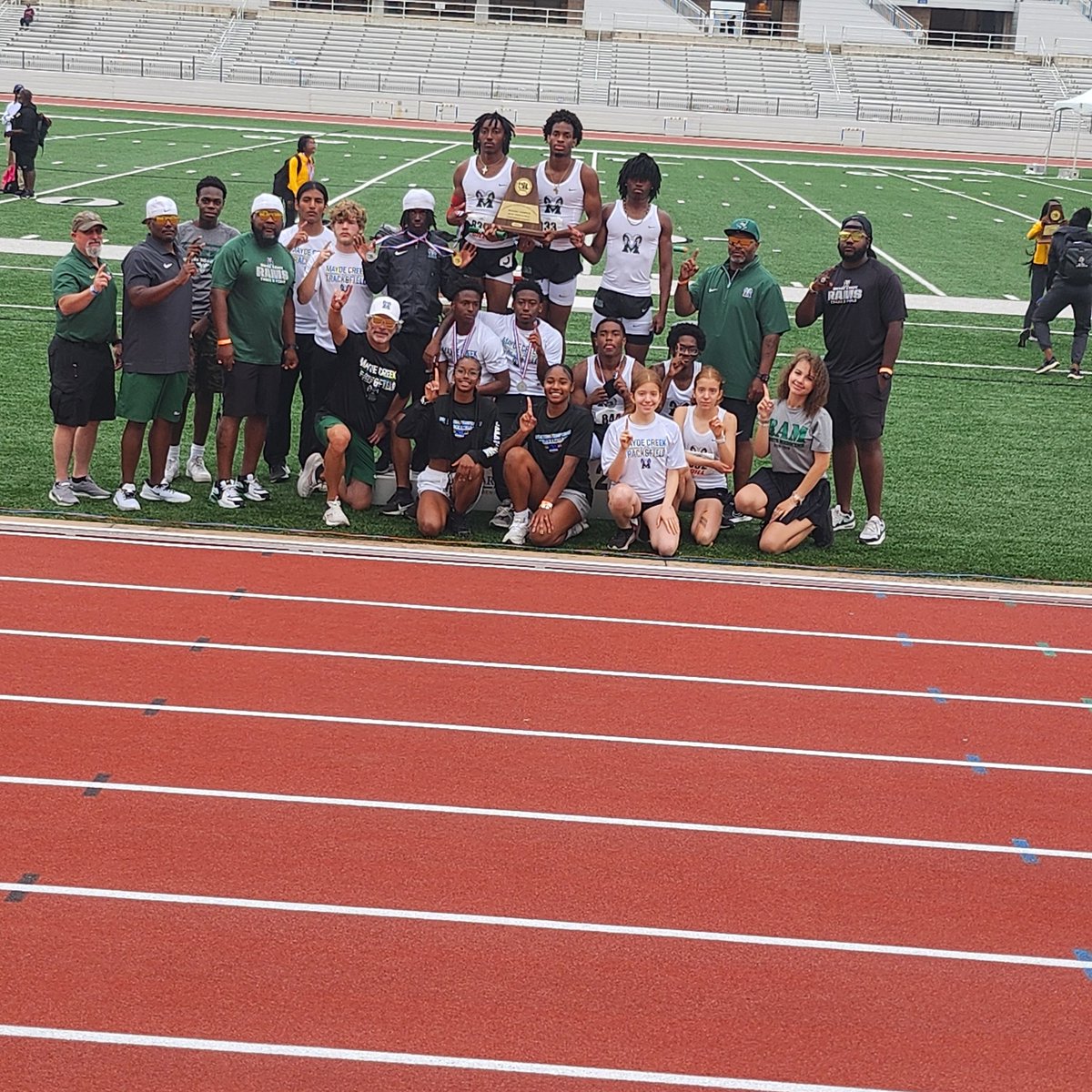 My boys are STATE bound! 💪🏾👏🏾
#4x1 🥈
#4x2 🥇
<a href="/_ejnelsonn/">ericnelson_0</a> <a href="/chad_superman/">Chad Nelson ‘27</a>