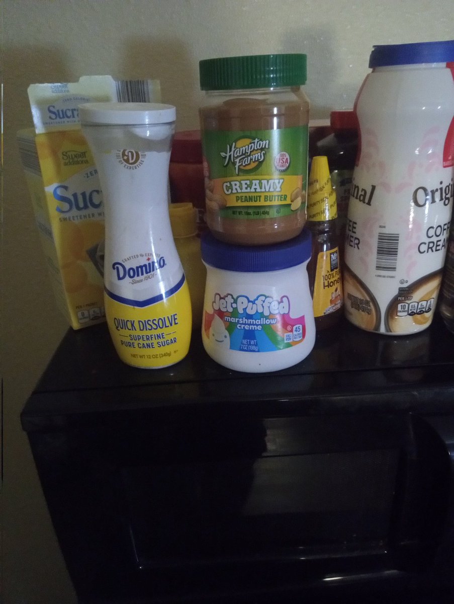 markblei's tweet image. I could potentially have my first ever fluffernutter. I have all the fixings. I'm assured that even though this is not the brand fluff, that it's from a taste perspective the same.. what say you Internet? #fluffernutter
