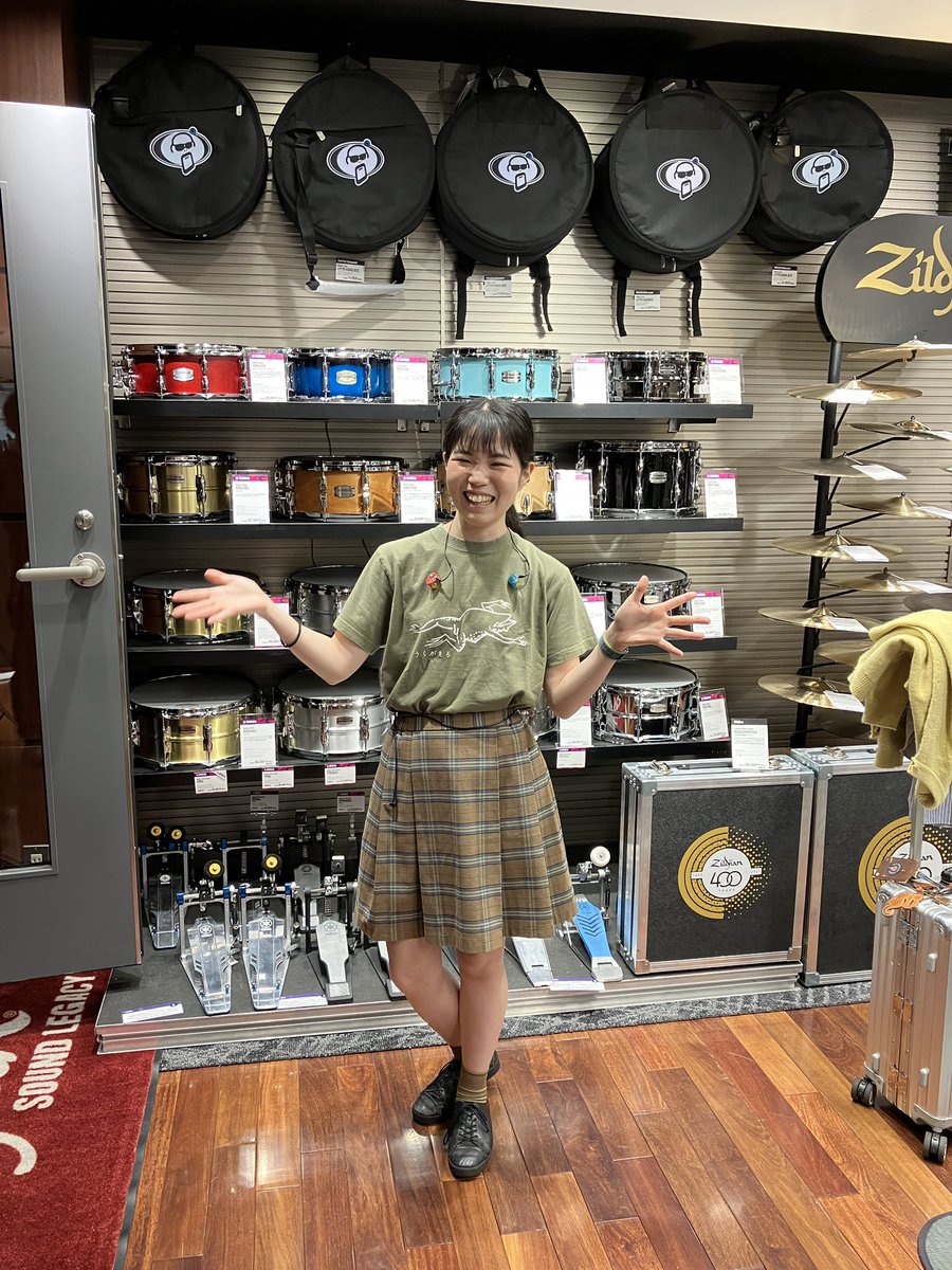 Yamahadrums_jp's tweet photo. ヤマハミュージック名古屋店に川口千里さん来店!
この後13:00より1Fブランド体験フロアにて、イベント【おうちでDTX】も開催されます!
#川口千里
#ヤマハ
#dtxdrums
#ヤマハ電子ドラム
#電子ドラム https://t.co/Pd2oCjphZQ
