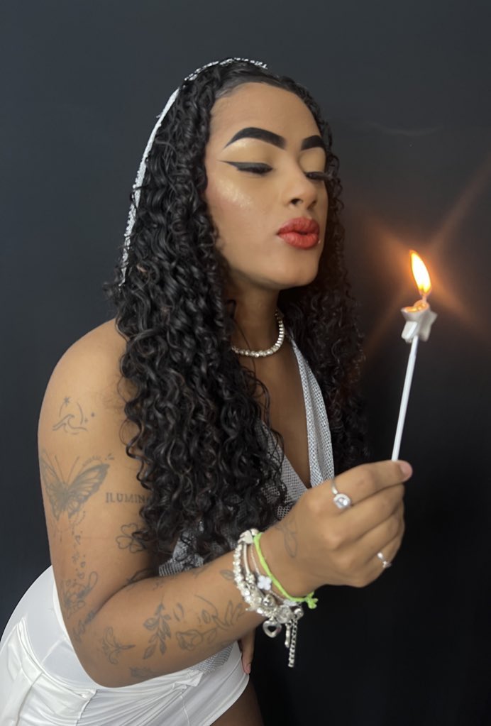 Rayssa_limak9's tweet photo. My 18y ✨✨✨✨✨✨💋
Happy birthday to me https://t.co/AHQI7YugJg