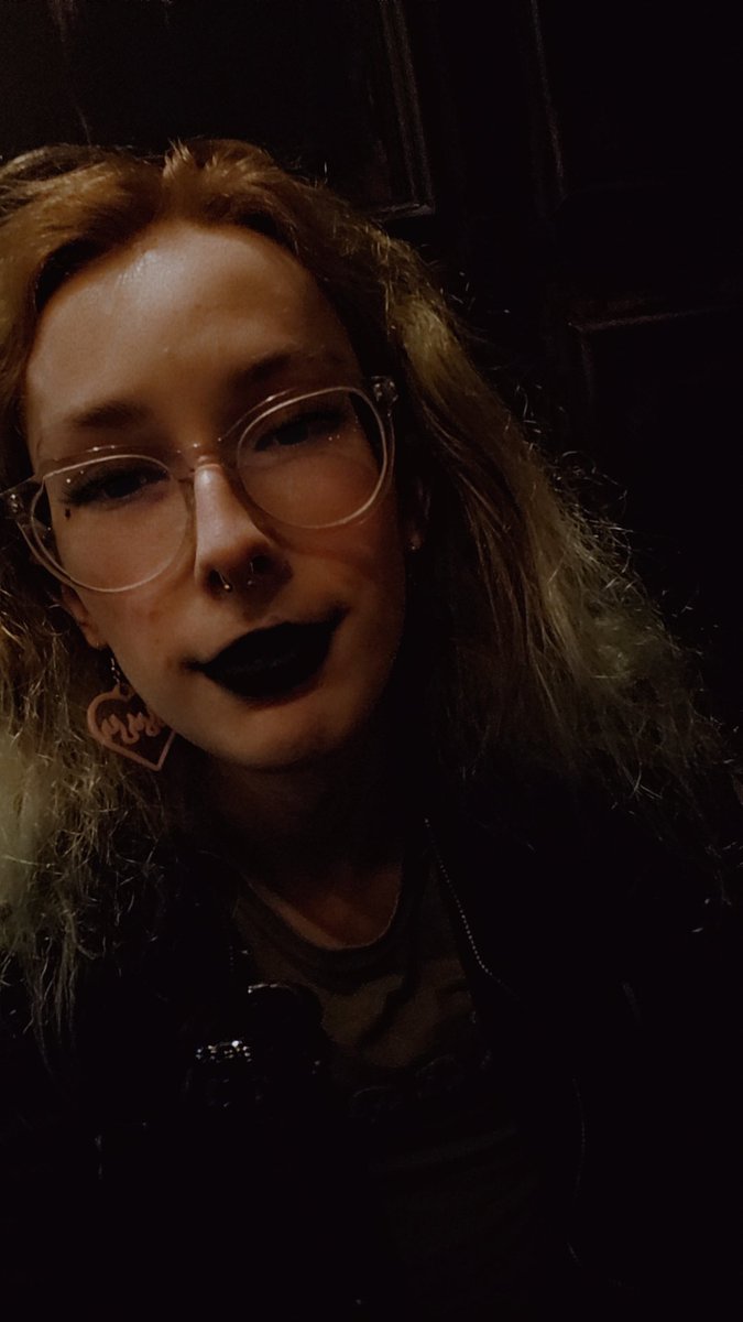 eluzive1799's tweet photo. Im drunk ask me shit https://t.co/lj0bKYU2uF
