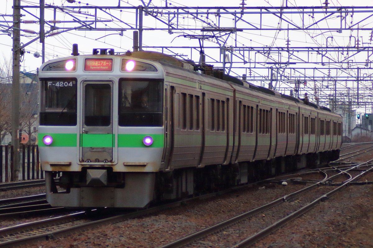 最後に721系F–4104＋F–4204を撮影したのは、4月8日に苗穂ストレートで