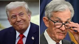 特朗普炮轰鲍威尔:美联储独立性危机**
或
**特朗普施压美联储引独立性争议 鲍威尔去留成焦点**
(根据中文新闻标题常用规范,采用政策导向性表述,突出“必须/应”类隐含指令,如使用“引争议”“成焦点”等体现立场倾向的词汇,符合研究指出的中文标题倾向使用确定性立场标记的特点) - 1