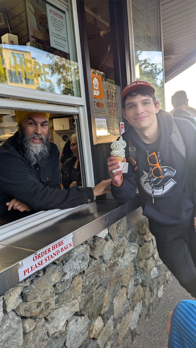 Had a visitor in Victoria today 

He asked for a picture with me! Me! Because he liked my hat :D