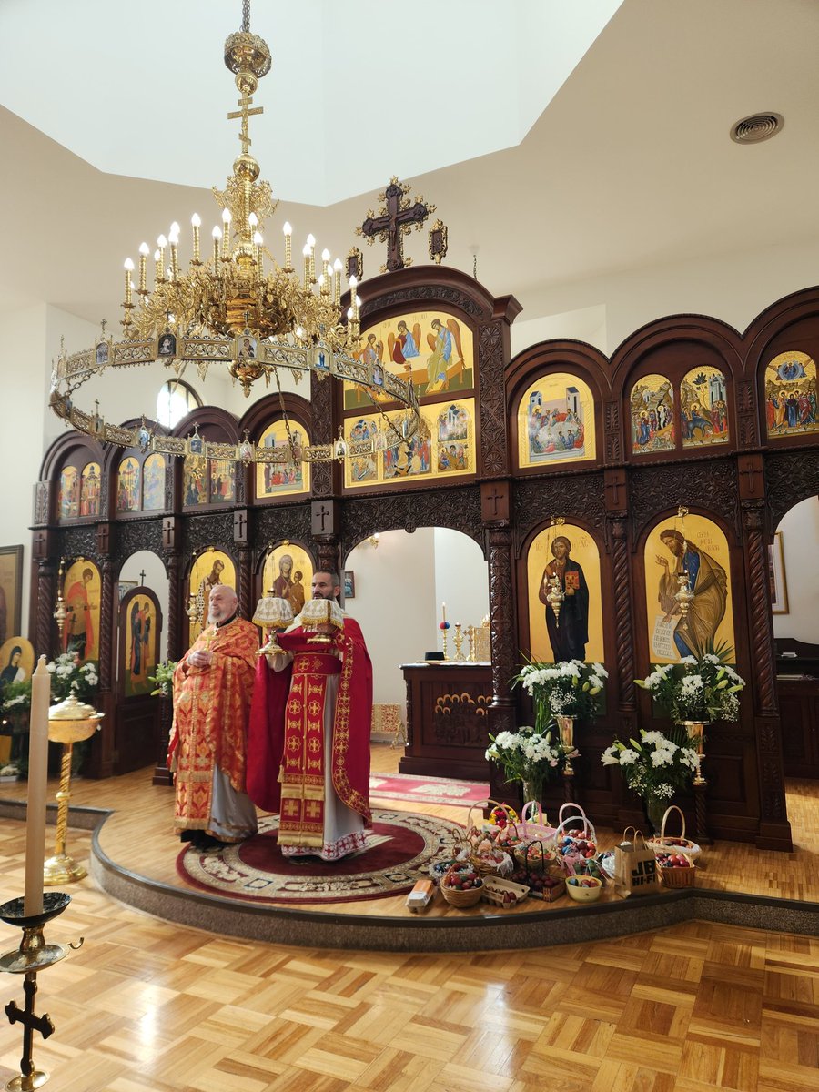 SRBinAustralia's tweet image. Христос васкрсе - Ваистину васкрсе! Christ is Risen - Truly He is Risen!
Амбасадор @SRBinAustralia присуствовао је васкршњој литургији у ⛪️ Св.Саве у Канбери.
Амбасада 🇷🇸 жели свим православним верницима у 🇦🇺 и 🇳🇿 срећан и благословен празник!