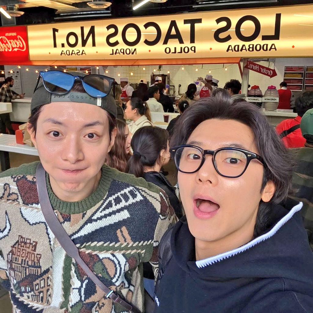 ifaaaaa313's tweet photo. Aaaa sayanggggg Minhyuk ๐
Thank youuuu for sharing beautiful funny candid photos of Jungshin ๐
Kawan mcm ni laa yg kite perlukan, hahaha ๐คฃ๐คฃ๐คฃ
#MinShin ๐ซถ https://t.co/dGivPBrQy3