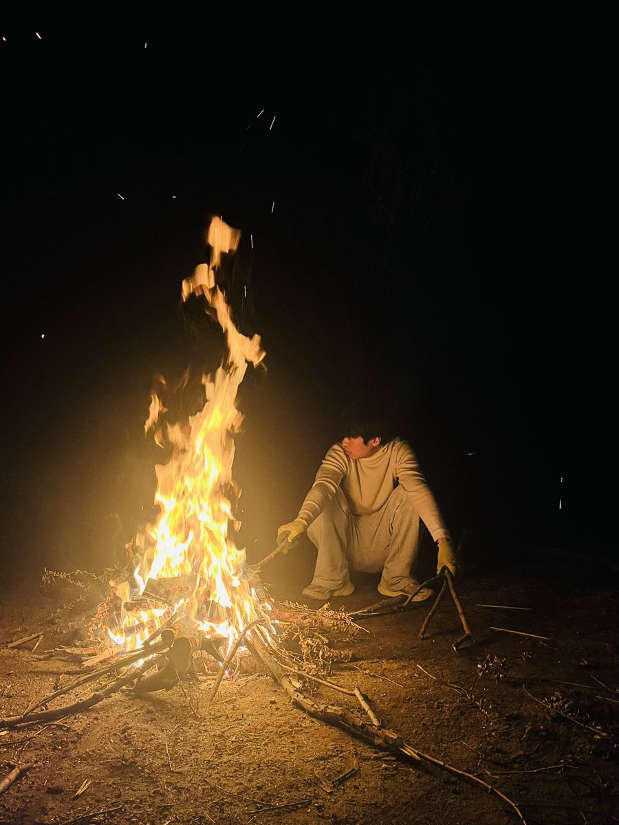Austin1532003's tweet photo. 裤子上多了几个开心的洞🔥 https://t.co/lnRequSOeU