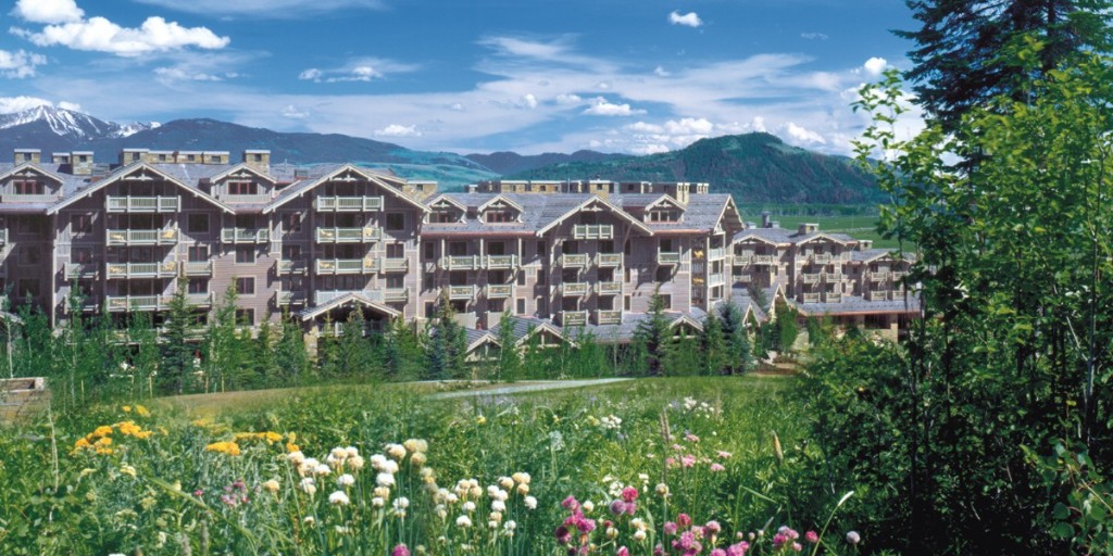 Let's celebrate the destinations that made last year's travel unforgettable! 🌍✈️ Vote now and get the chance to win the international dream vacation you always wished for, courtesy of #CondéNastTraveler. bit.ly/3m80rfL