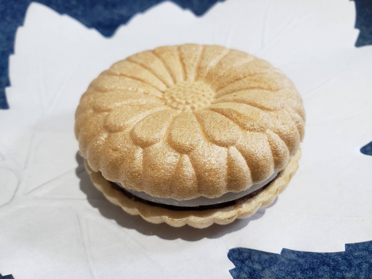 heartdrops103's tweet photo. 25(金)和菓子の日　16:00〜
好評の和菓子の日☺️
今回はモナカ！
注文入ってから中身つめます🙋
《中の具》
⭐️餡　つぶあん　黒糖のつぶあん　桜餡
☆求肥かすあま（迷い中）
☆生クリーム
☆アイス
☆チーズ（黒糖つぶあんとの組み合わせオススメ！）
好きな具を選べます https://t.co/FCrtqflE1v