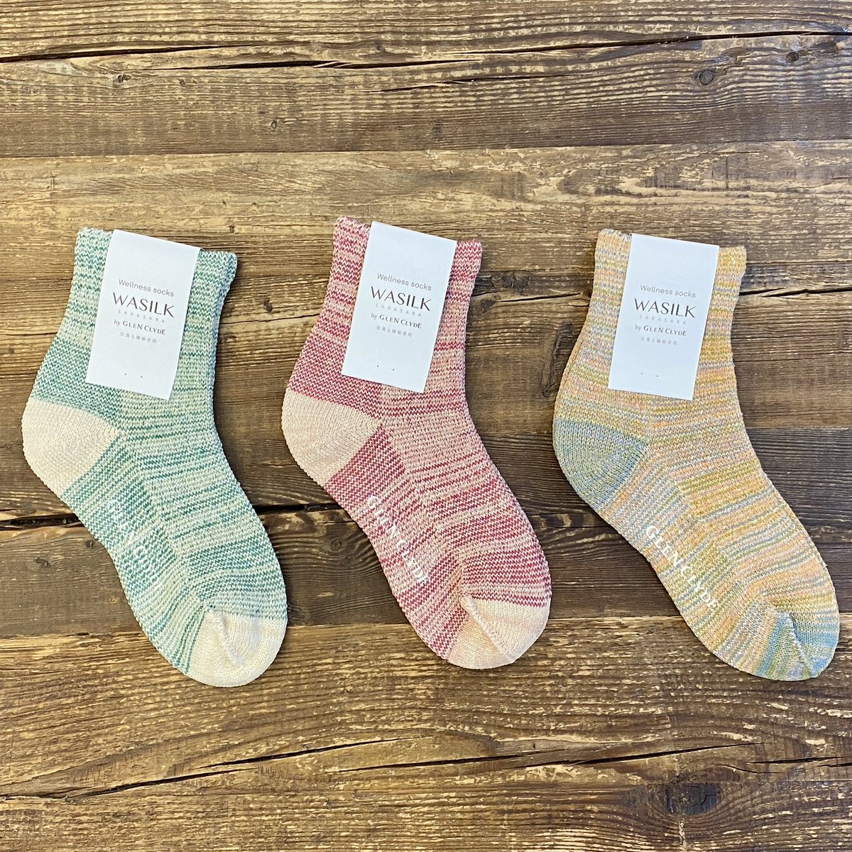glenclydesocks's tweet photo. ＼＼WASILK NEW ARRIVAL／／

みなさま大変お待たせ致しました！
大人気のWASILK Shortに、限定カラーが仲間入り致しました🌈

【Wellness Socks】
item:GINGA WASILK Short
size:23-27.5cm
price:¥3,300taxin

色鮮やかなWASILK達をぜひご覧ください🧦
みなさまのご来店をお待ちしております💫
#靴下 https://t.co/SsjUtC0JgK