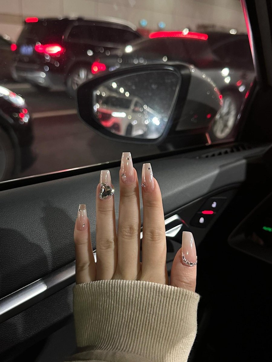 My manicure tonight makes me happy just by looking at it! 💅💫