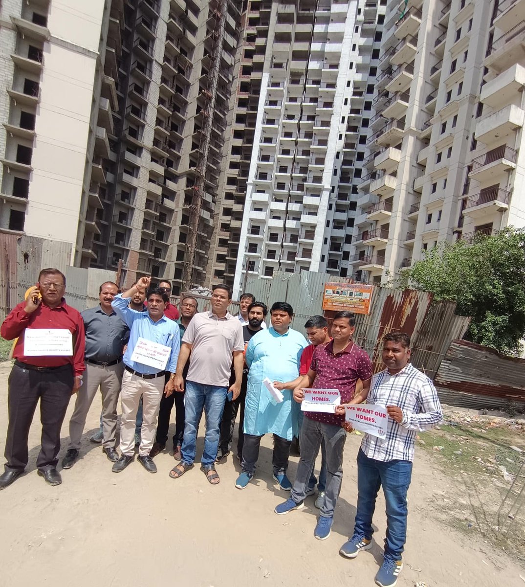 berryfairy01's tweet photo. SoS Appeal to @myogiadityanath @CMOfficeUP @PMOIndia
1000+ families stuck at Rudra Palace Heights, Noida Extension for 12+ years.
No home. No justice.
Many have died waiting.
Help us
@rahulkanwal
https://t.co/x9Zk4jSyIi
#SoSHomebuyers #UPCMHelp #RudraBuildwell #RealEstateFraud https://t.co/W7Adsnk6o6