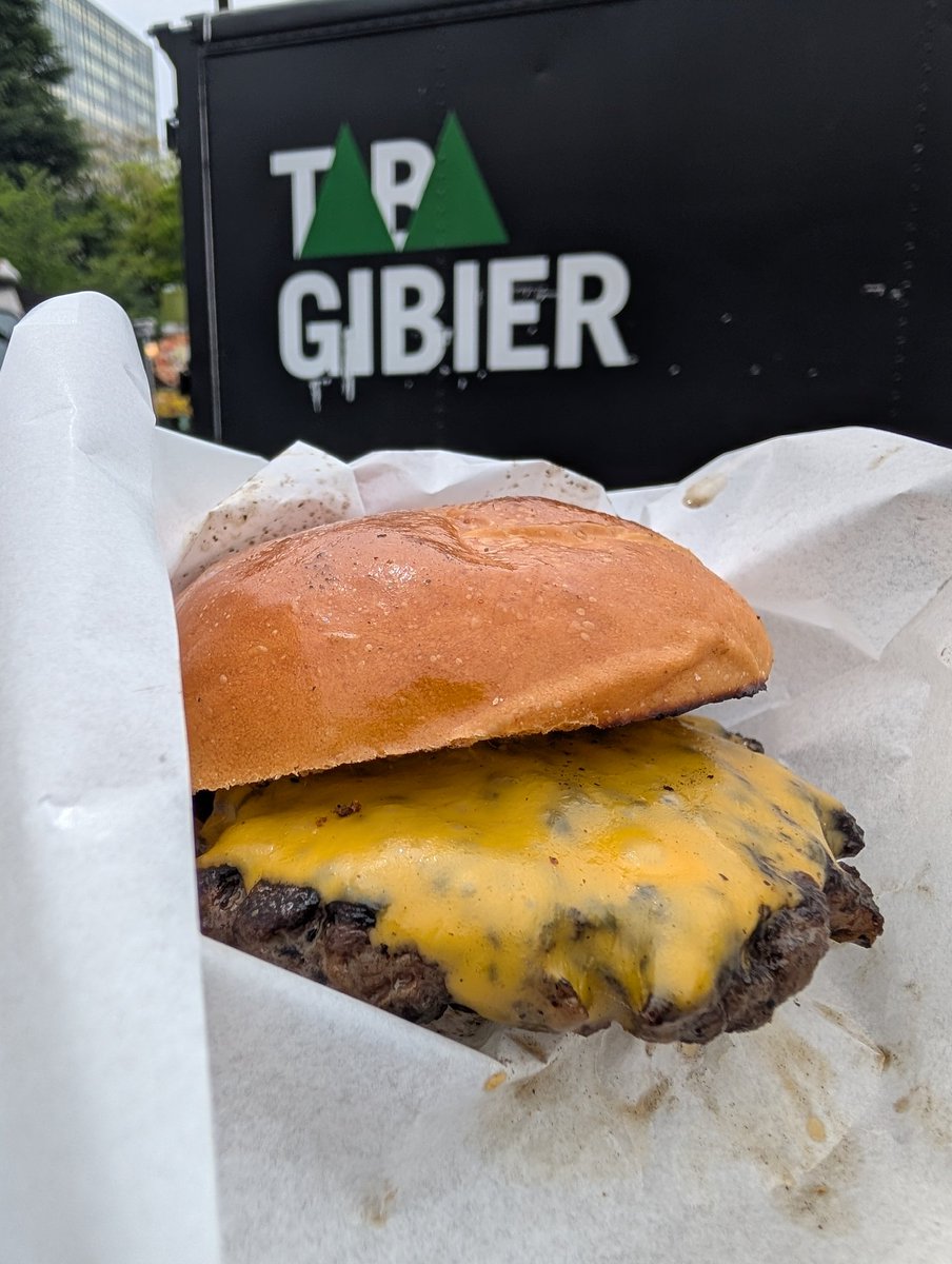 802katsu's tweet photo. っで代々木公園。
【アースデイ東京2025】
我らがタバジビエ‼️
猟師の鹿バーガー🍔
安定の美味さ👍✨
#丹波山村
#タバジビエ 
#猟師の鹿バーガー 
#アースデイ東京2025 https://t.co/SglIc2HIKC