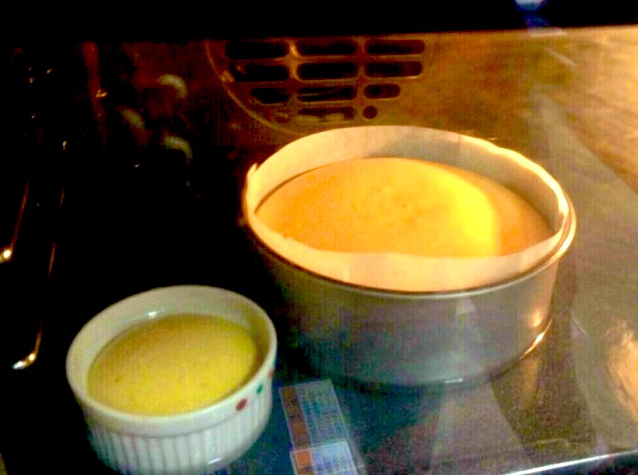 ehontocafe's tweet photo. 🍰ケーキ教室🍰

〈日程〉
昼クラス:10〜15時（火水木）
夜クラス:19〜21時（毎日）

〈料金〉
3995円〜
メニューによって追加料金あり
※試食&amp;ティーパーティー付
・試食会（パティシエ作）
・1台お持ち帰り（自作）

〈メニュー〉
ケーキ、タルト、パイ各種
その他 応相談

問い合わせはお電話で☎️ https://t.co/JEzpalXli4