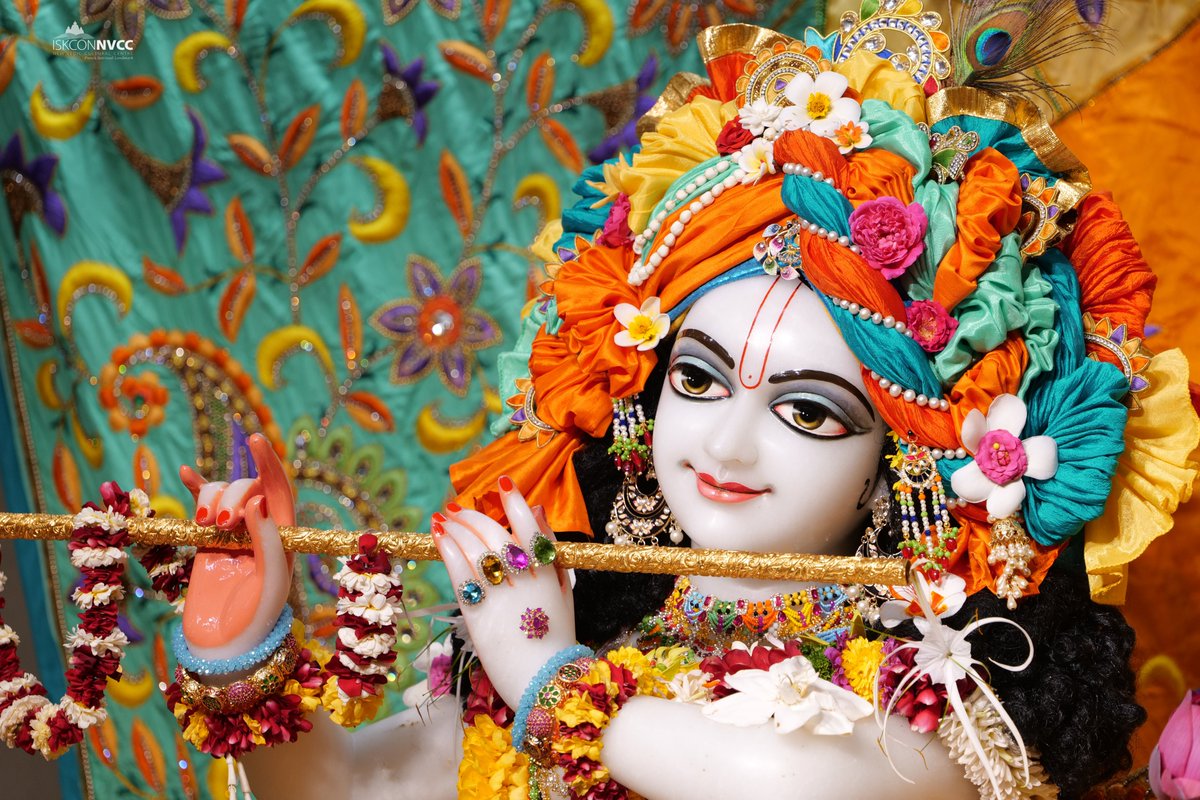 ISKCONPune's tweet photo. 🙏🏽Today's Darshan 📿 🗓20-04-2025🙏
🌷Sri Sri Radhavrindavanchandra🌷
🚩@ISKCONNVCCPune🚩
.
.
#ISKCON #ISKCONNVCC #ISKCONNVCCPune #ISKCONPune
#20thapril #20thapril2025 #Sunday #Vrindavan
#Harinaamsankirtan #Radheshyamdas #Radheradhe
#Sankirtan #Kirtan #Mayapur #Prabhupada https://t.co/2R9P9rFJKH