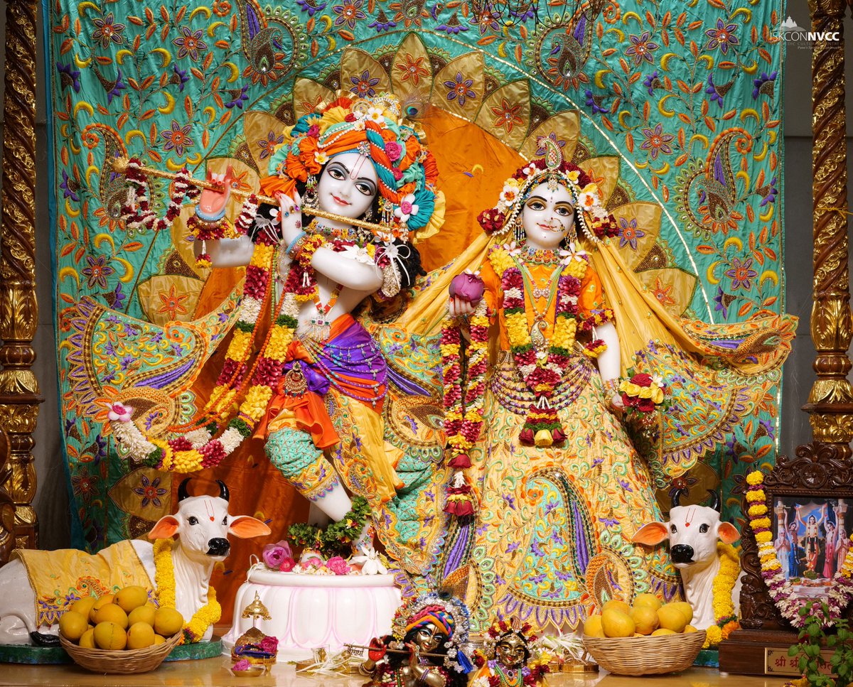 ISKCONPune's tweet photo. 🙏🏽Today's Darshan 📿 🗓20-04-2025🙏
🌷Sri Sri Radhavrindavanchandra🌷
🚩@ISKCONNVCCPune🚩
.
.
#ISKCON #ISKCONNVCC #ISKCONNVCCPune #ISKCONPune
#20thapril #20thapril2025 #Sunday #Vrindavan
#Harinaamsankirtan #Radheshyamdas #Radheradhe
#Sankirtan #Kirtan #Mayapur #Prabhupada https://t.co/2R9P9rFJKH