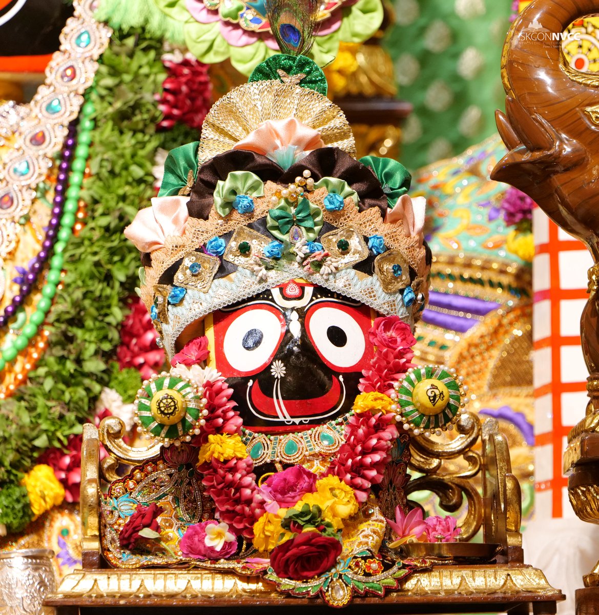 ISKCONPune's tweet photo. 🙏🏽Today's Darshan 📿 🗓20-04-2025🙏
🌷Sri Sri Jagannath Baldev Subhadra🌷
🚩@ISKCONNVCCPune🚩
.
.
#ISKCON #ISKCONNVCC #ISKCONNVCCPune #ISKCONPune
#20thapril #20thapril2025 #Sunday #Vrindavan
#Harinaamsankirtan #Radheshyamdas #Radheradhe
#Sankirtan #Kirtan #Mayapur #Prabhupada https://t.co/2xvLLh3fIr