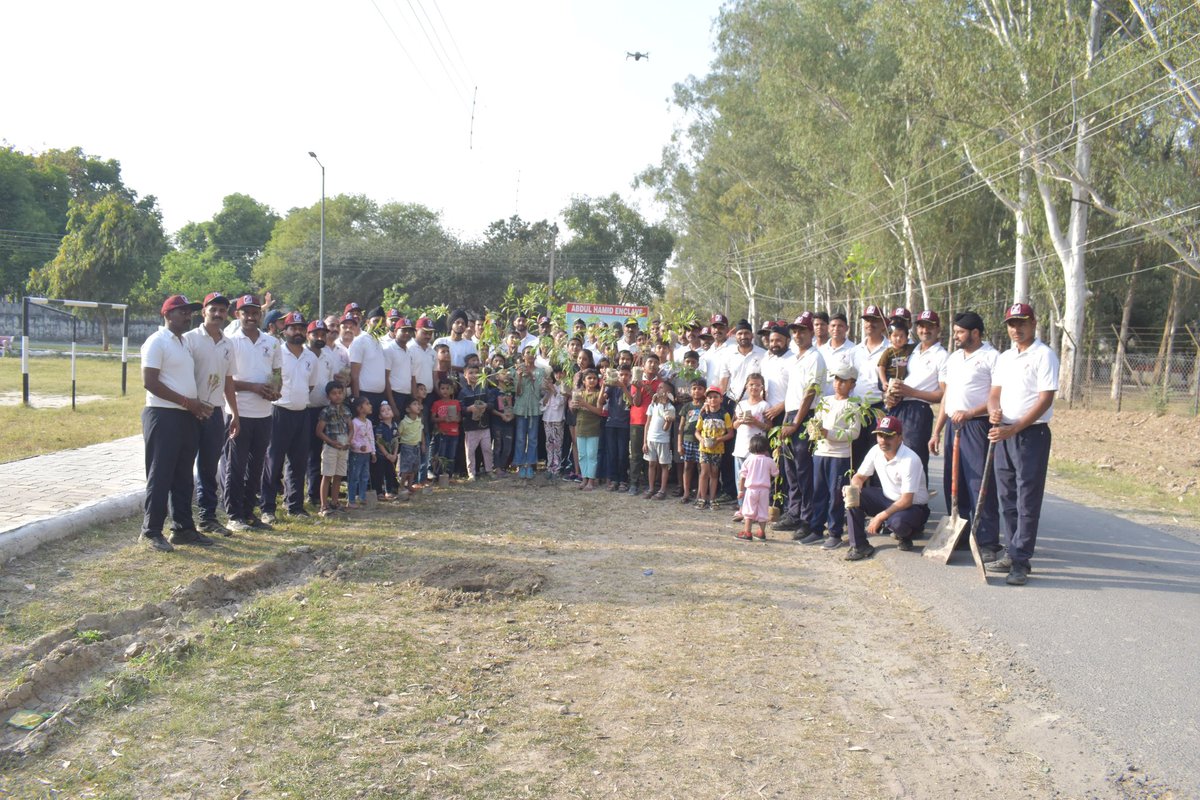 VajraCorps_IA's tweet photo. Tiny hands, lasting roots!
Children of #PantherDivision joined soldiers in a heartfelt tree plantation drive, planting ‘EkPedMaaKeNaam’.
A tender act sowing deep values - Love for nature, Ownership of environment and a lifelong commitment to conservation.
#SonsOfSoil #GreenWarriors #RootsOfResponsibility
@adgpi @westerncomd_IA @pro_defence @prodefencechan1