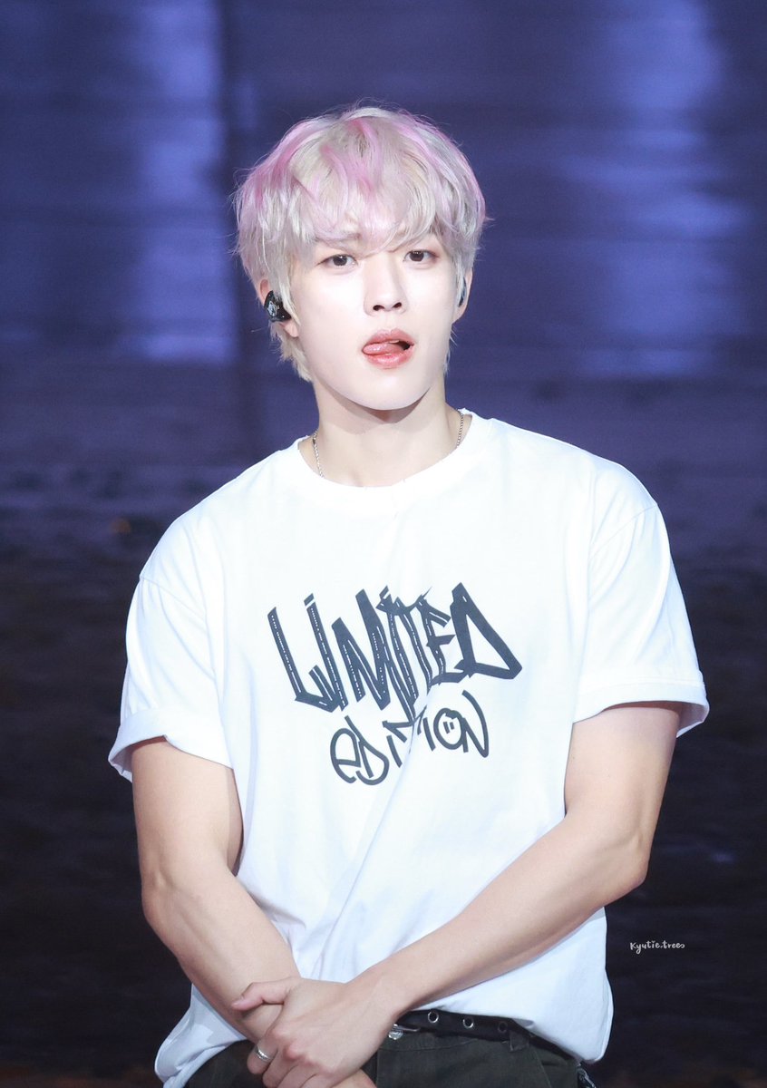 KyutieTree's tweet photo. 250413 성열
@ INFINITE 15 ANNIVERSARY CONCERT [Encore]

🫣 

#인피니트 #성열 https://t.co/gtcnP2afDW